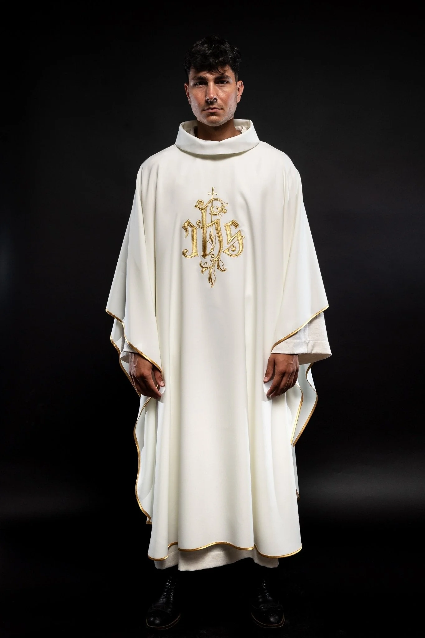 Simple ecru chasuble with gold JHS - Image 2