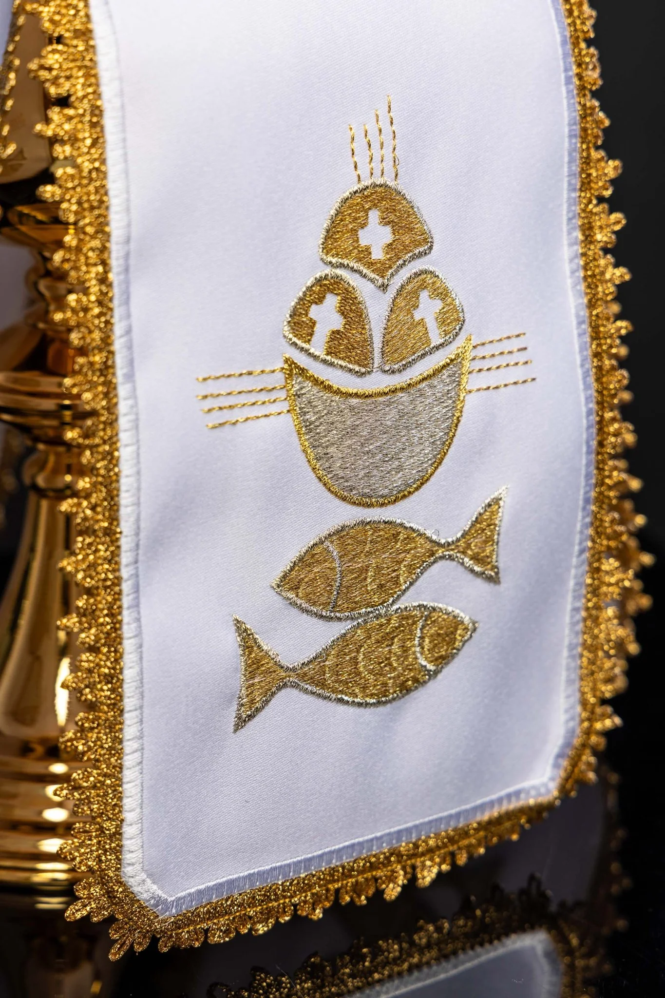 Veil for the pyx with fish embroidery - Image 4