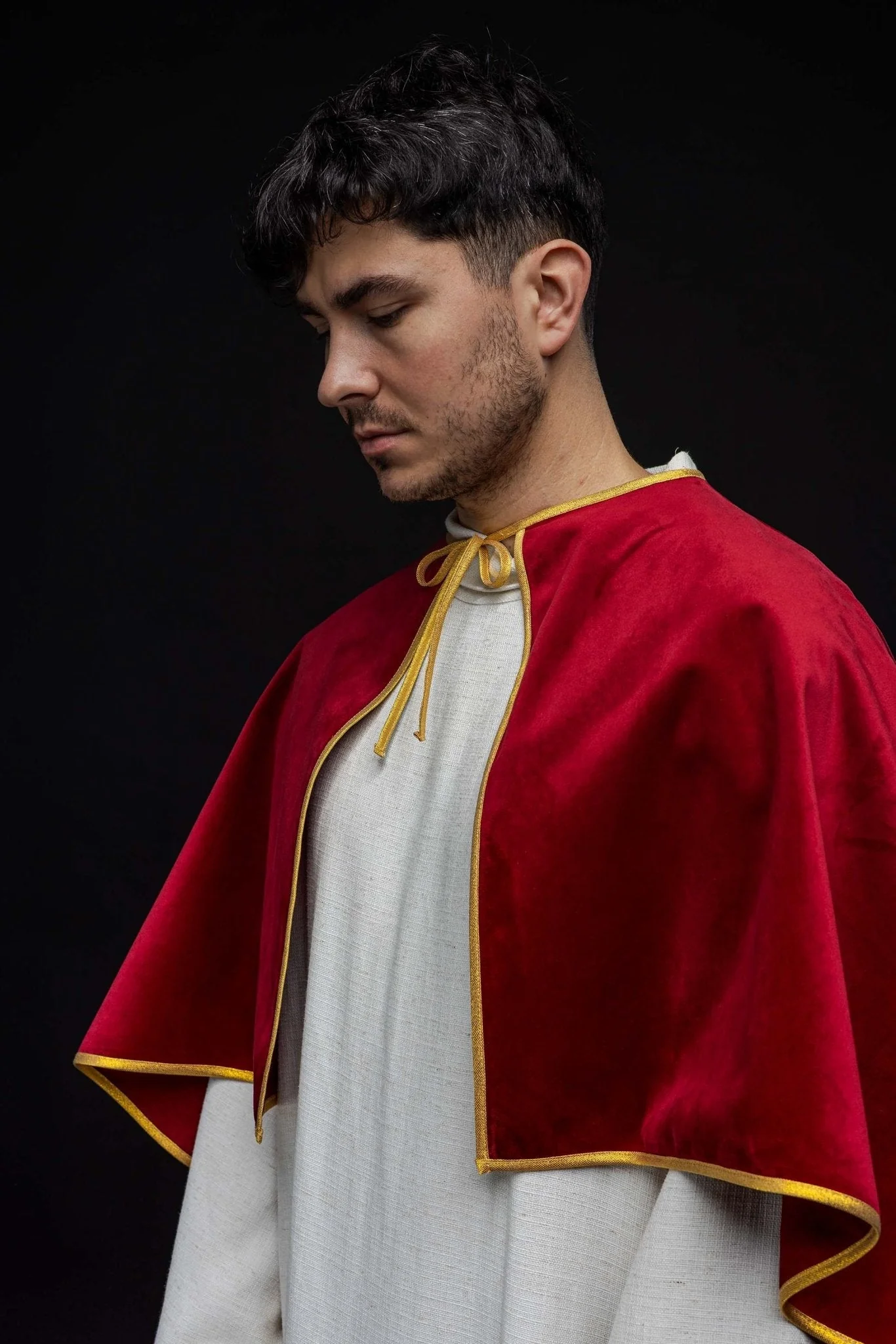 Velvet altar boy cape with ties red - Image 5