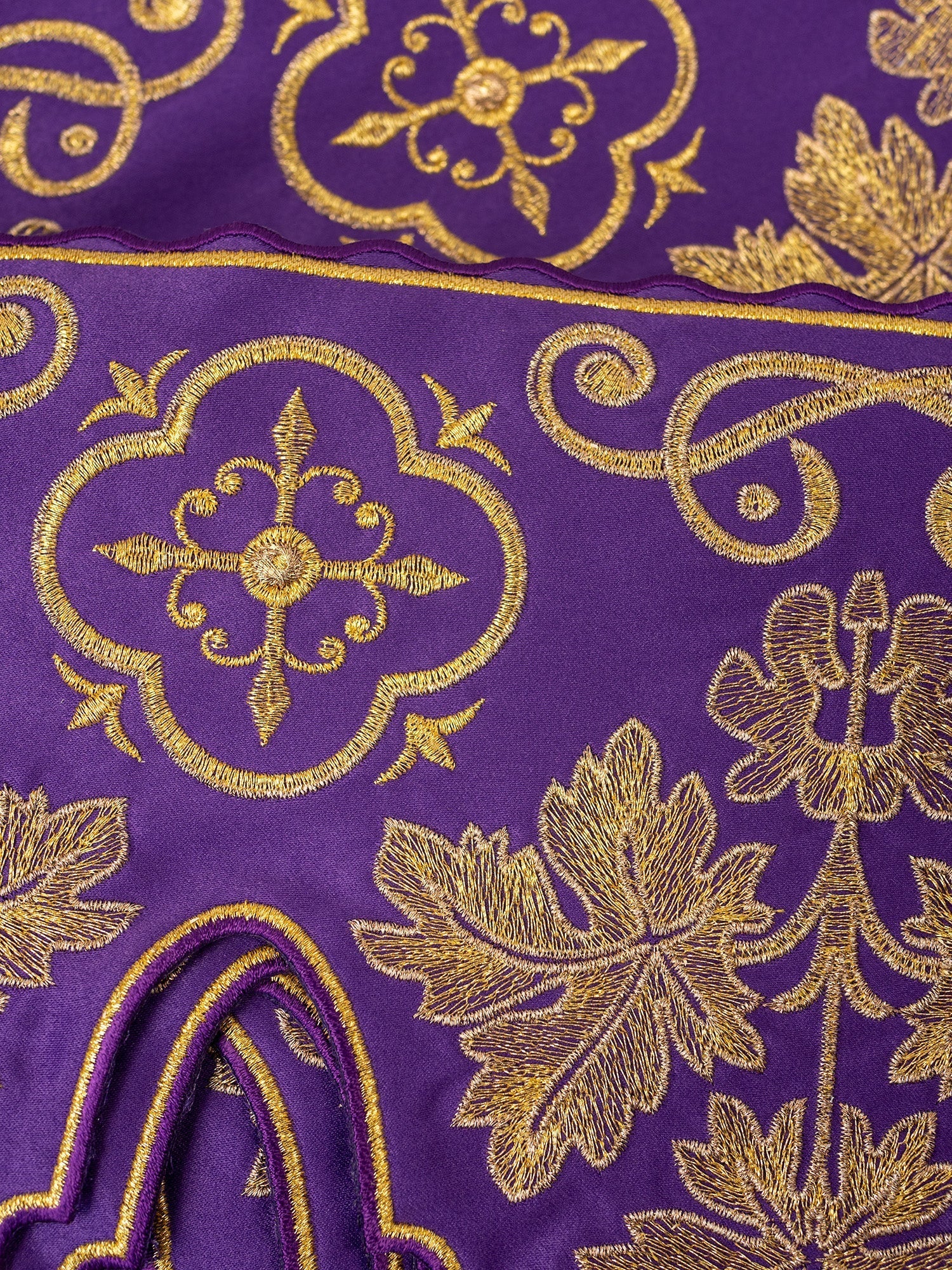 Violet altar superfrontal with embroidered Cross - Image 2