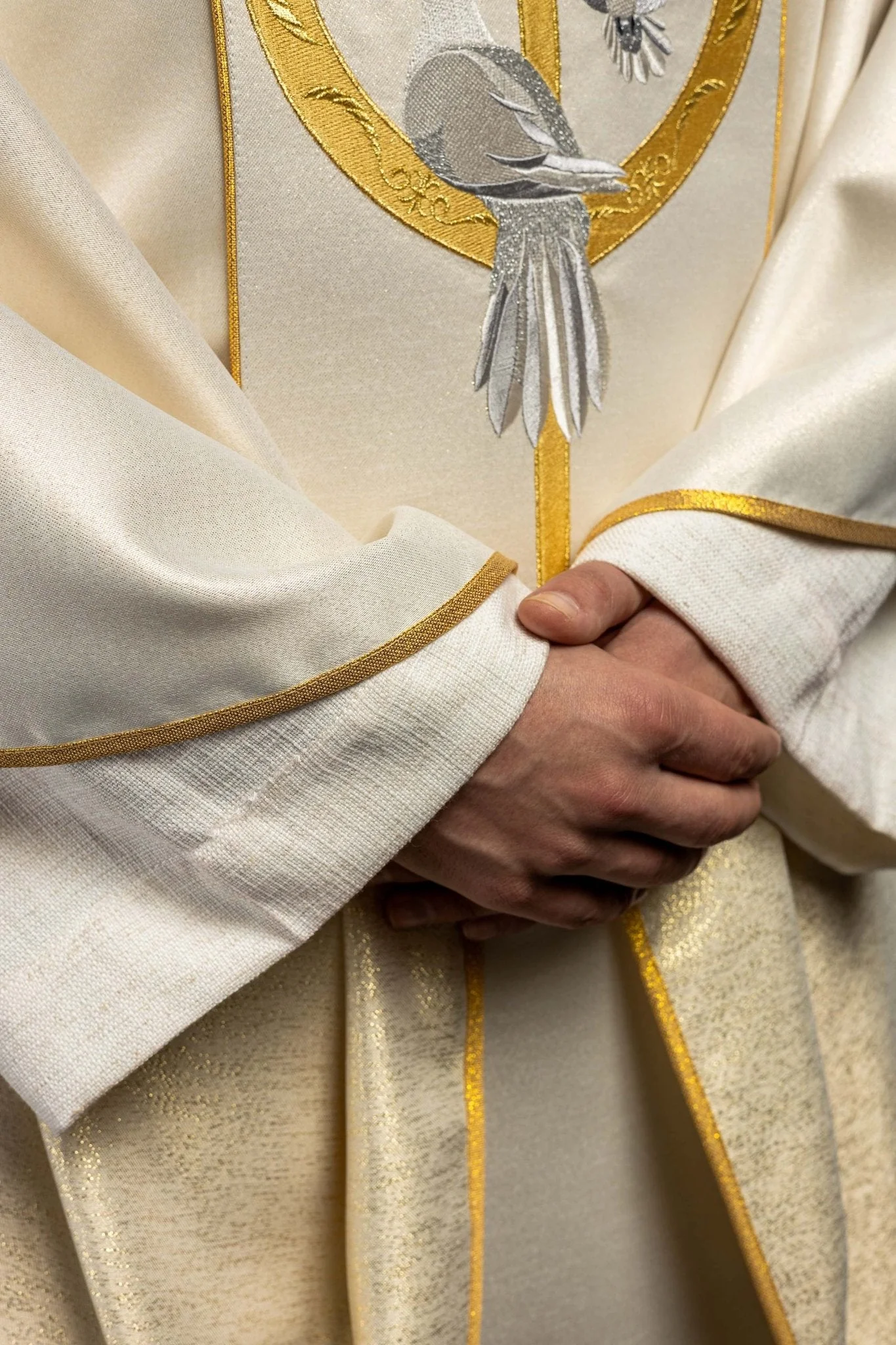 Wedding Chasuble in ecru - Image 5