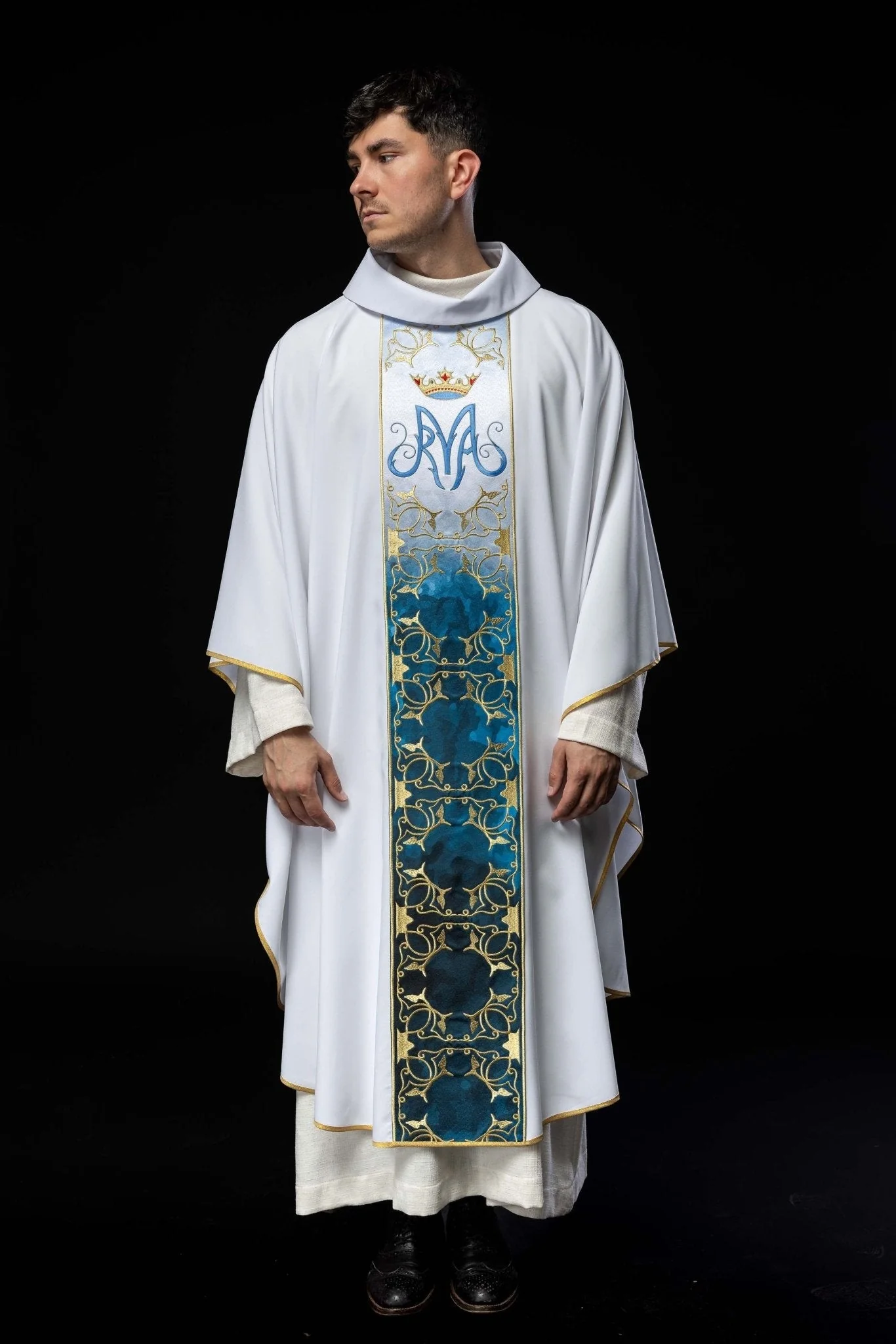 White Marian liturgical chasuble with an embroidered and sublimated belt - Image 8