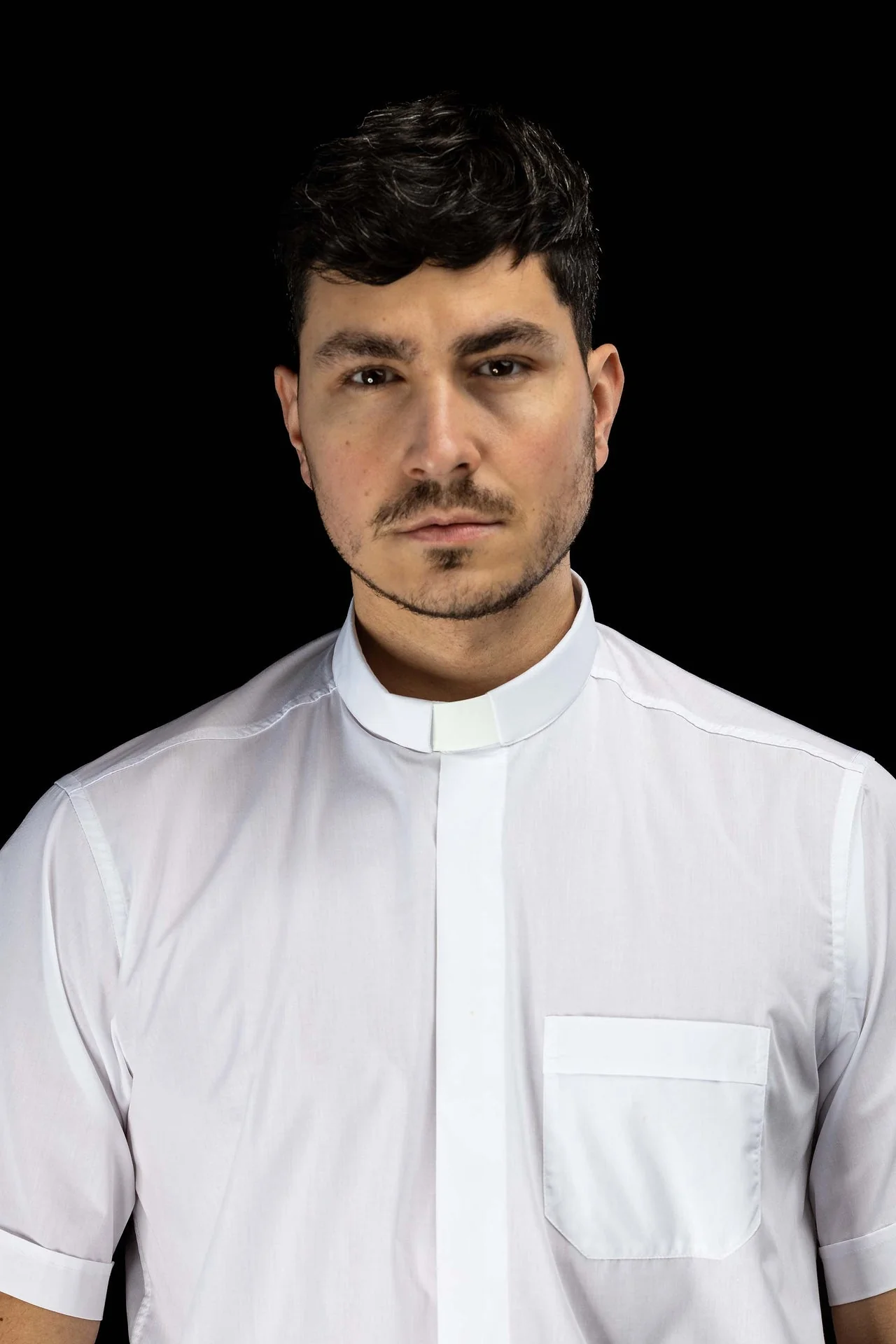 White short-sleeved clerical shirt with clerical collar - Image 5
